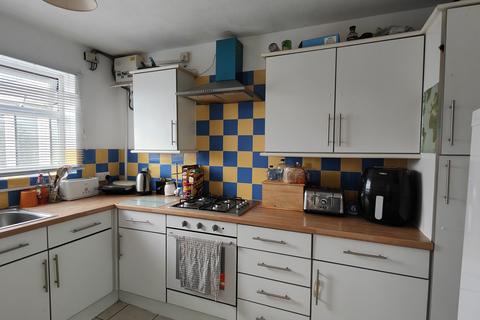 4 bedroom house share to rent, Swinburne Road, Wellingborough, NN8 3RW