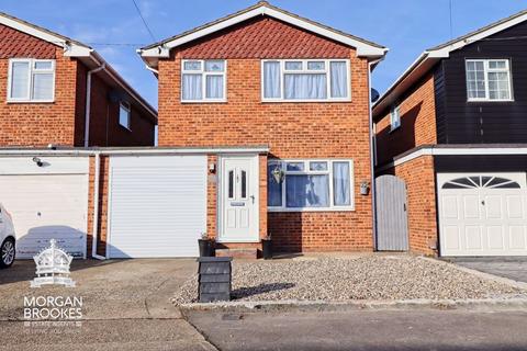 3 bedroom detached house for sale, Waarem Avenue, Canvey Island