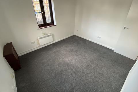 Studio to rent, Canterbury Street, Gillingham, ME7