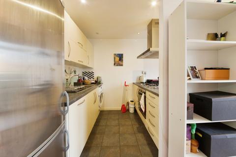 1 bedroom flat to rent, Violet Road, London