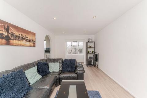 1 bedroom apartment for sale, Medesenge Way, London, N13