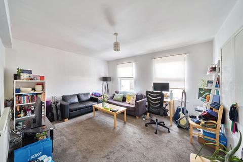 1 bedroom flat to rent, Bedford Hill