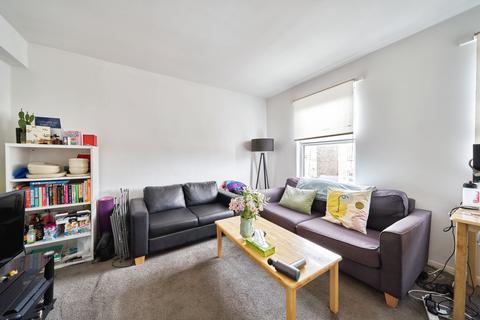 1 bedroom flat to rent, Bedford Hill