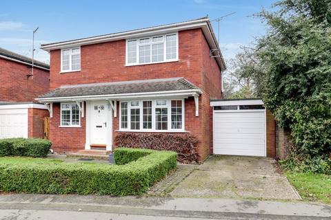 9 Cooper Road, Windlesham, GU20 6EA