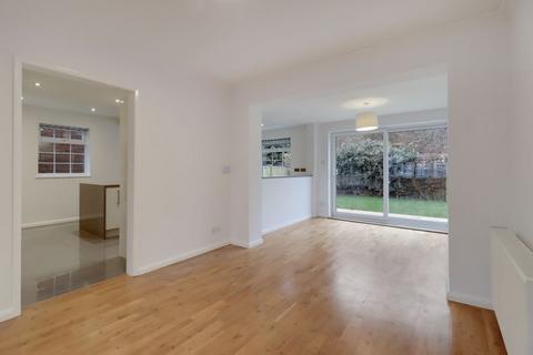 9 Cooper Road, Windlesham, GU20 6EA