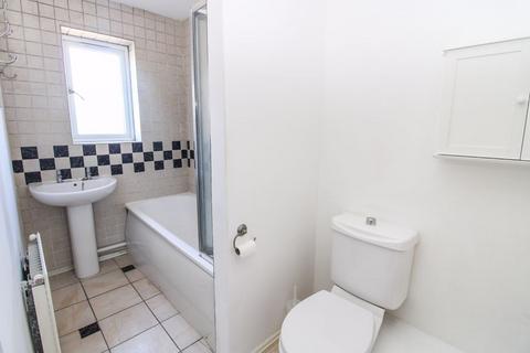 37 Astral Close, Lower Stondon, Henlow, SG16 6EL