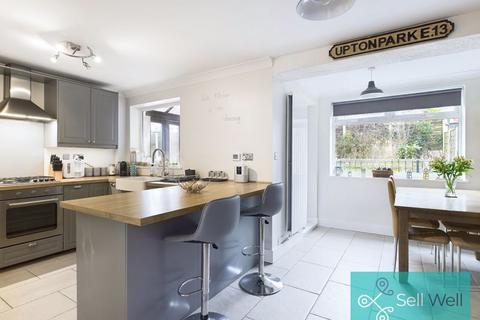 6 Friars Close, Tyldesley, Manchester, M29 8QB