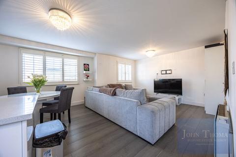 2 bedroom apartment for sale, Retreat Way, Chigwell IG7