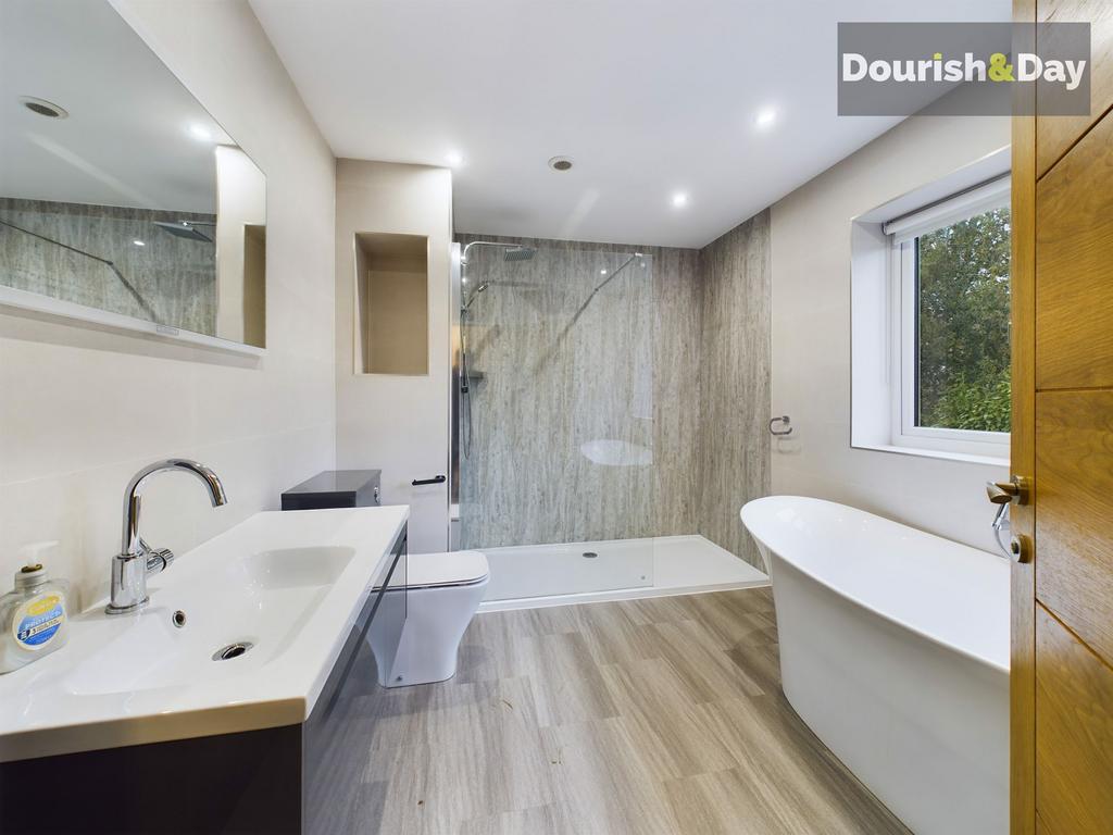 Ensuite