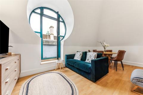 West Block, Forum Magnum Square SE1