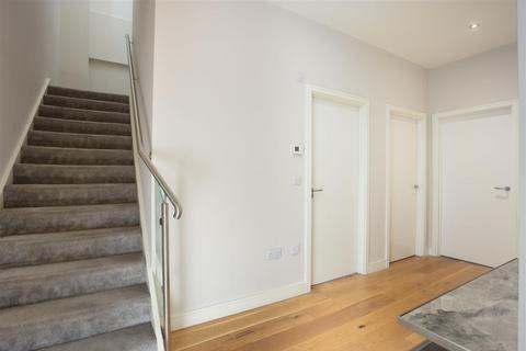 2 bedroom penthouse for sale, Horsforth Mill, Leeds LS18