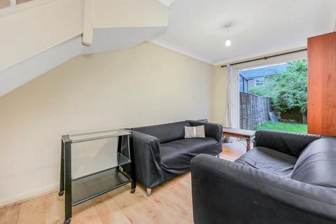 4 bedroom terraced house to rent, Lockesfield Place, Isle of dogs, London E14