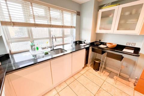 3 bedroom flat for sale, Golders Green, London NW11