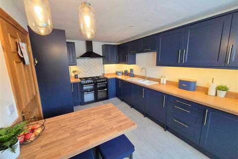 4 bedroom semi-detached house for sale, St Botolphs Green, Leominster, Herefordshire, HR6 8ER