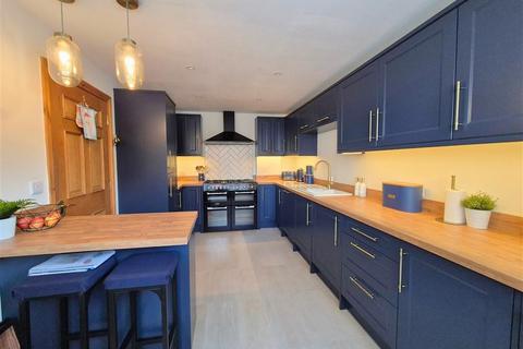 4 bedroom semi-detached house for sale, St Botolphs Green, Leominster, Herefordshire, HR6 8ER