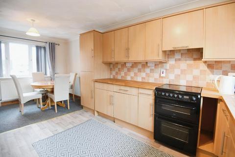 2 bedroom semi-detached bungalow for sale, Walnut Close, Wisbech St Mary, Wisbech, PE13 4SZ