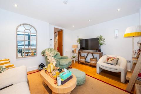 2 bedroom house to rent, Isabella Mews, Islington, London, N1