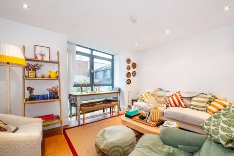 2 bedroom house to rent, Isabella Mews, Islington, London, N1