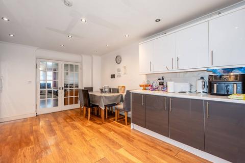 3 bedroom terraced house for sale, Belton Road, Forest Gate, London, E7