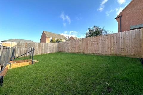 4 bedroom detached house for sale, Avro Road, Fernwood, Newark