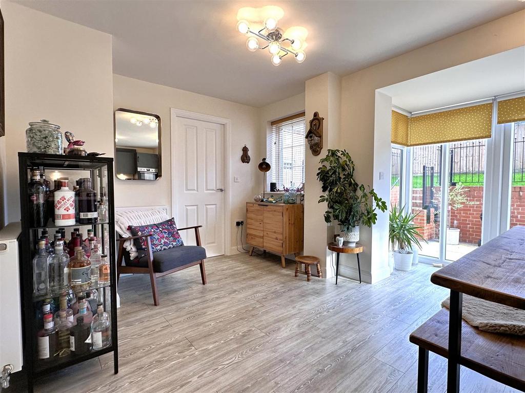 Living/ Dining Kitchen 452