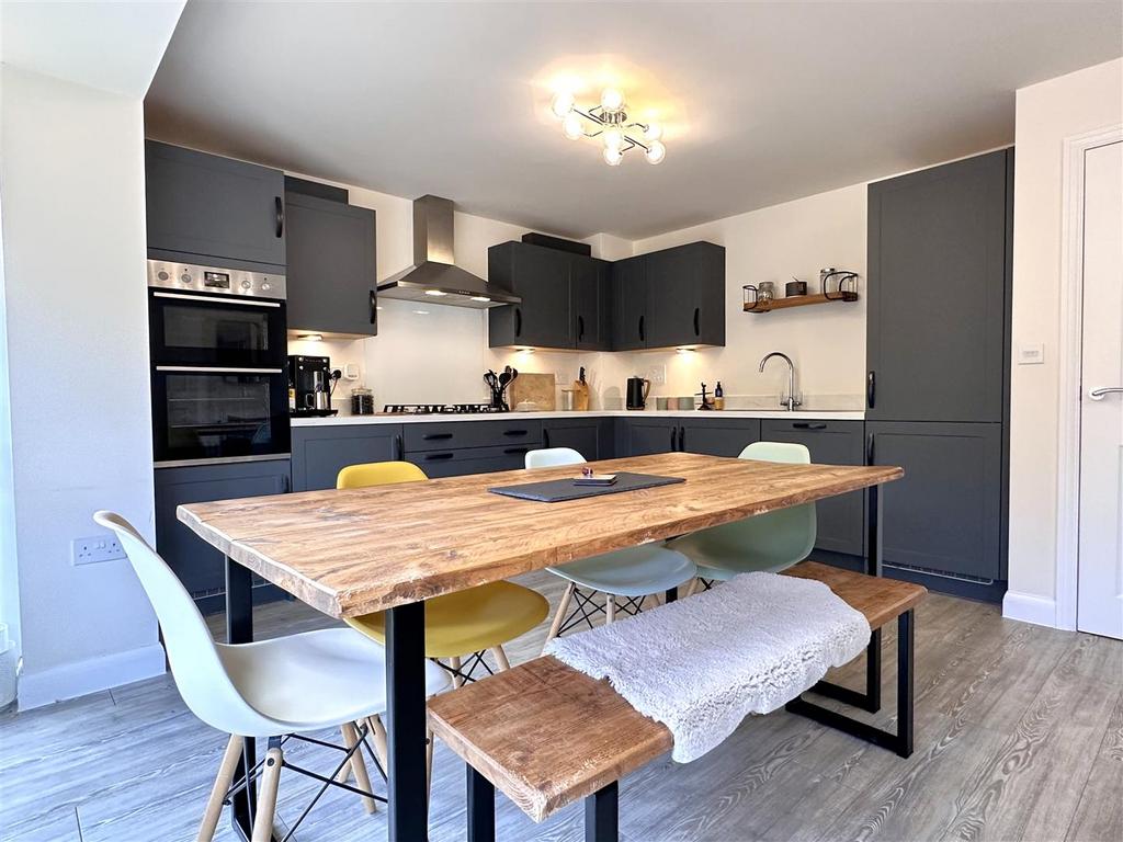 Stylish Dining Kitchen 453