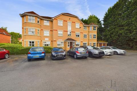 2 bedroom apartment to rent, Meadow Court, Timperley WA15