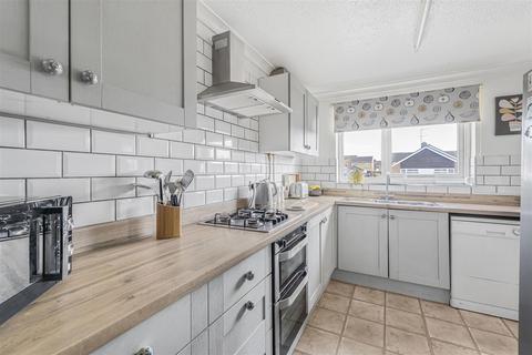 3 bedroom semi-detached bungalow for sale, Fontwell Avenue, Cambridge CB4