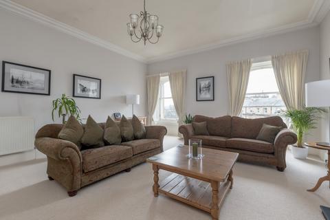 8/4 Drumsheugh Gardens, Edinburgh, EH3 7QJ