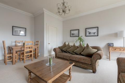 8/4 Drumsheugh Gardens, Edinburgh, EH3 7QJ