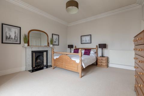8/4 Drumsheugh Gardens, Edinburgh, EH3 7QJ