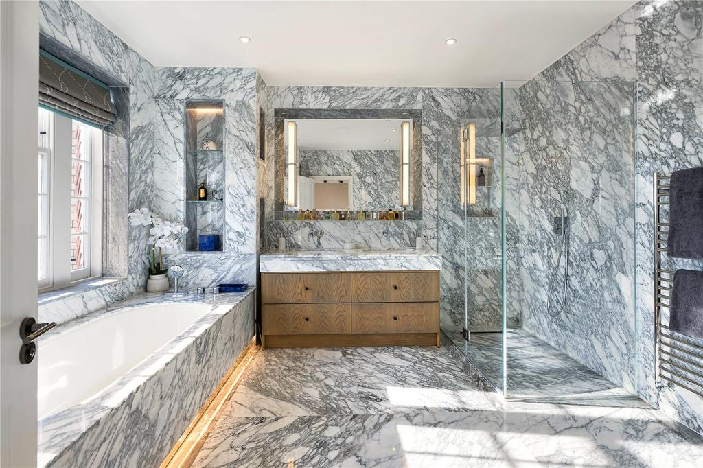Principal Bathroom