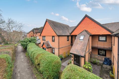 Victoria Court, Oxfordshire RG9