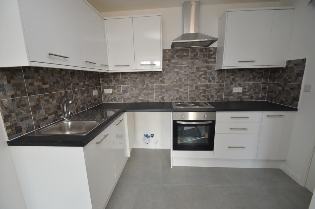10, 4 Priory Road Ki