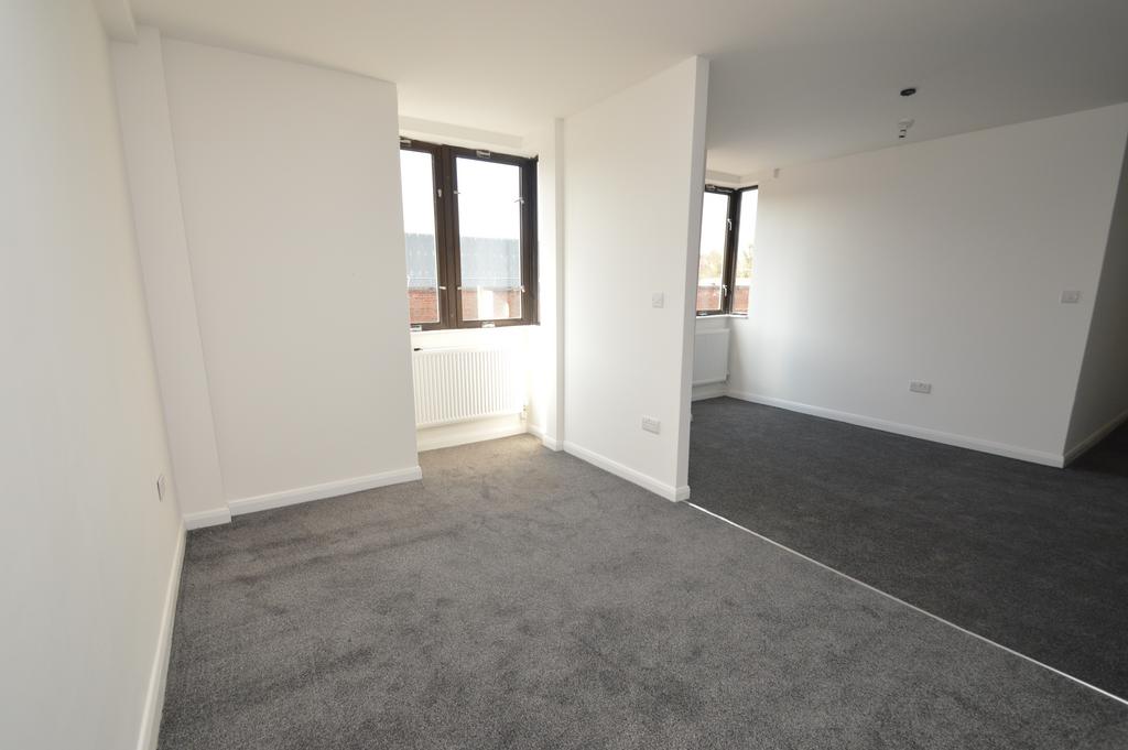 10, 4 Priory Rd Bed