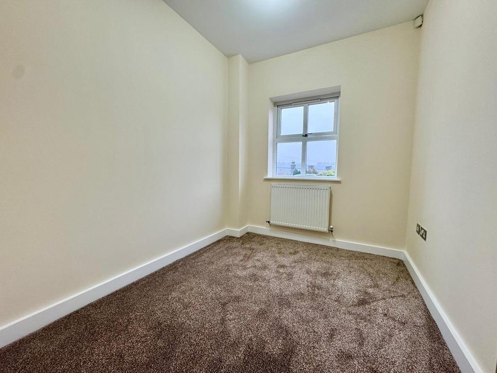 Bed 3 / Office