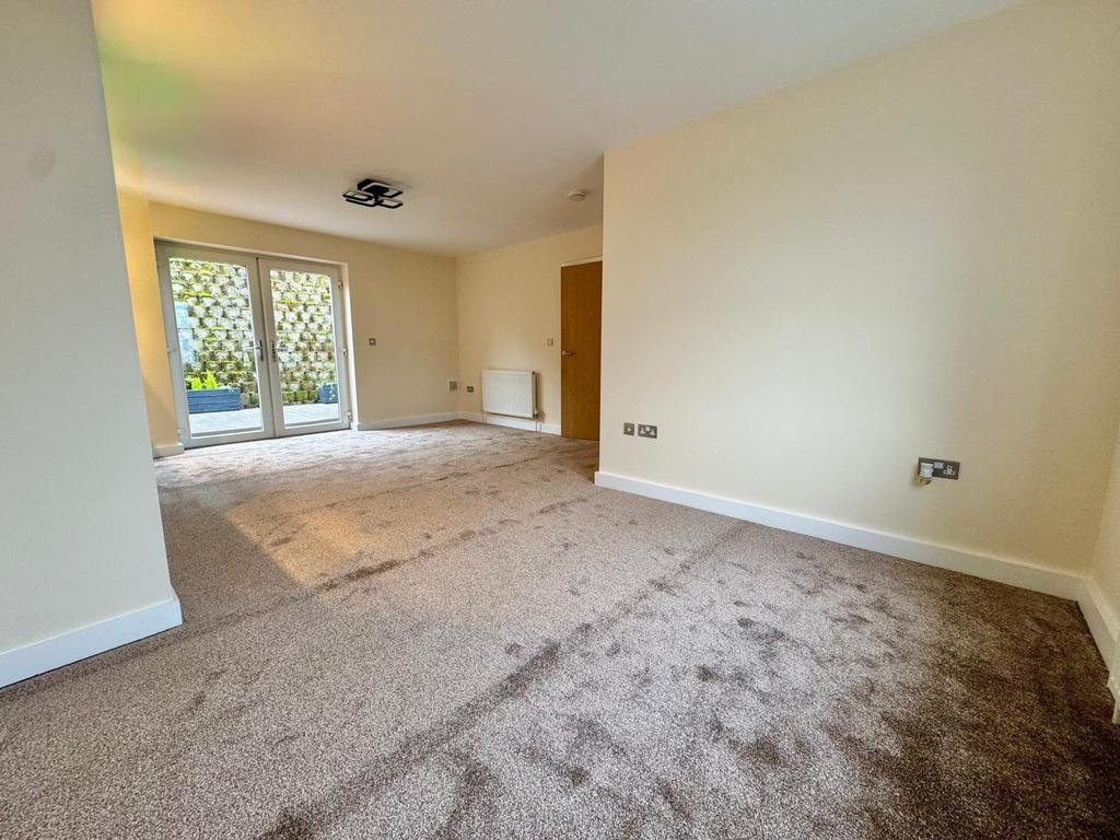 Lounge/Dining Area