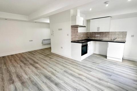 Studio to rent, Regent Street, Leicestershire LE10