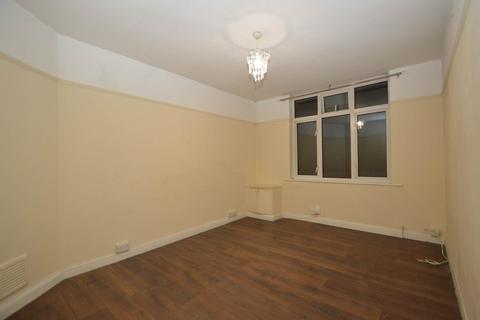 2 bedroom maisonette to rent, NEW HAW