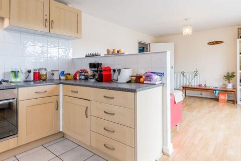 2 bedroom flat to rent, N7