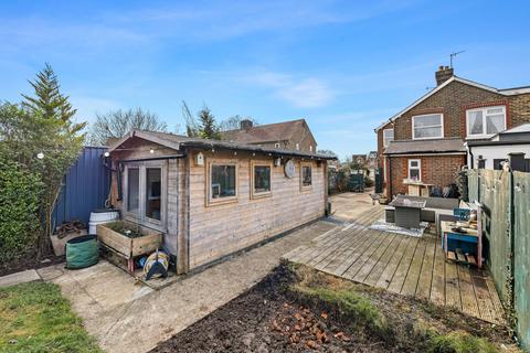 41 Brighton Road, Salfords, Redhill, RH1 5DA
