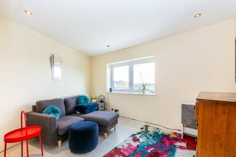 1 bedroom flat to rent, Inman Road, Earlsfield, London, SW18