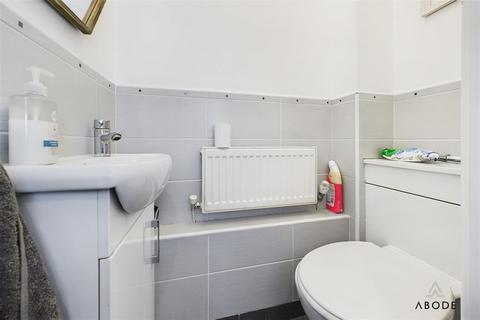 25 Buckingham Close, Stretton, Burton-on-trent, DE13 0JL
