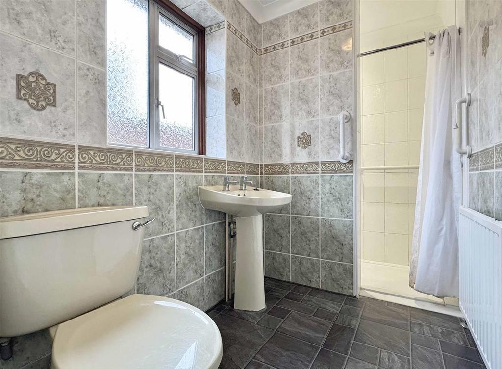 Shower Room.jpg