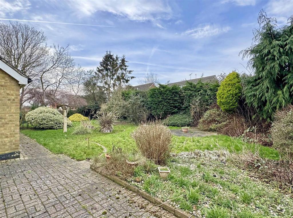 Rear Garden b.jpg