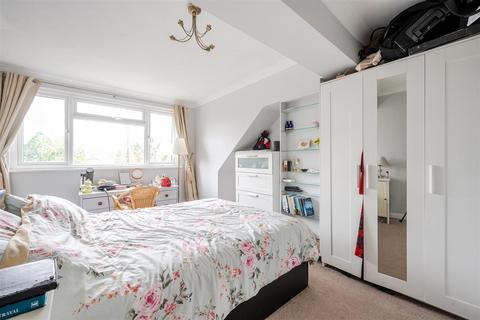 Lindens Cranmore Lane, West Horsley, Leatherhead, KT24 6BY