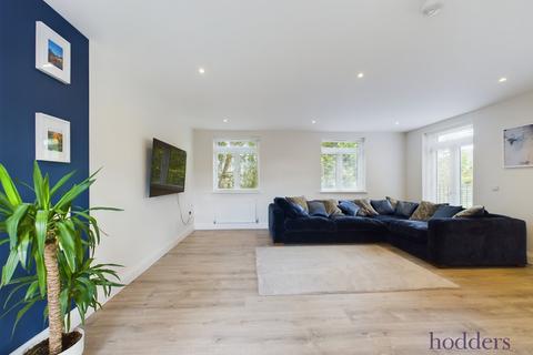 2 bedroom apartment for sale, Abbots Way, Chertsey, Surrey, KT16