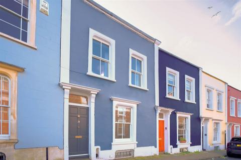 21 Clifton Wood Crescent, Bristol, BS8 4TU