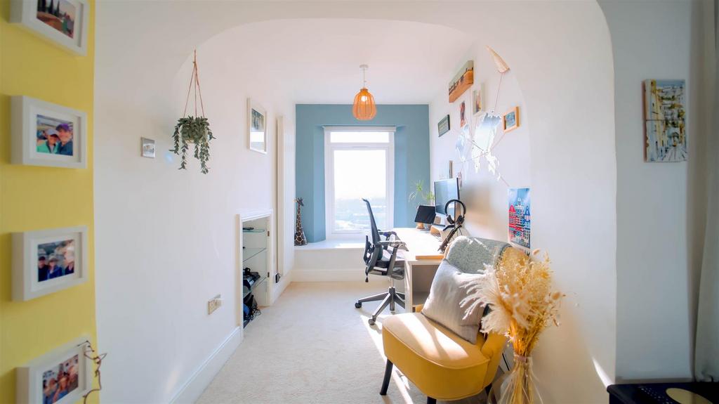 21 Cliftonwood9.jpg