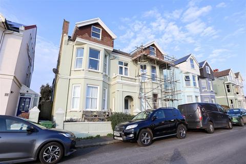 2 bedroom apartment to rent, West Hill Road, St Leonards on Sea